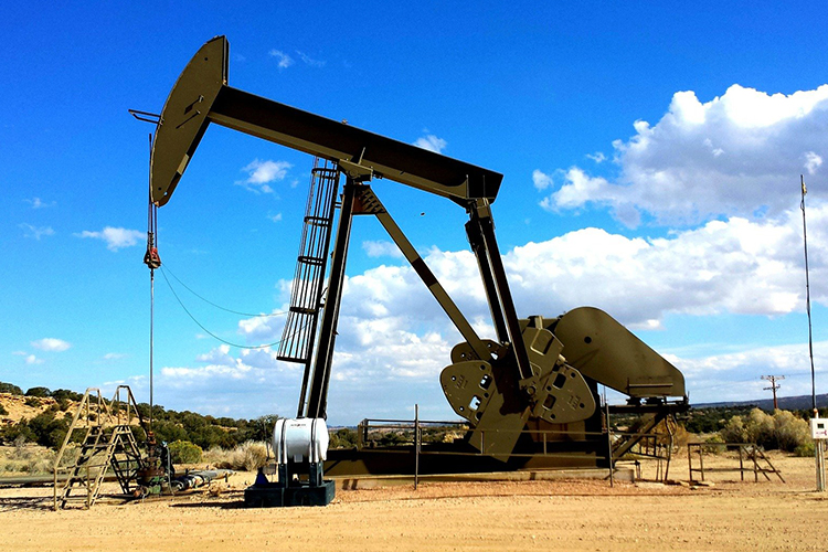 champ de p&eacute;trole