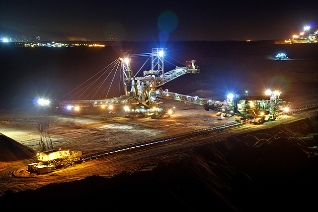 Exploitation mini&egrave;re