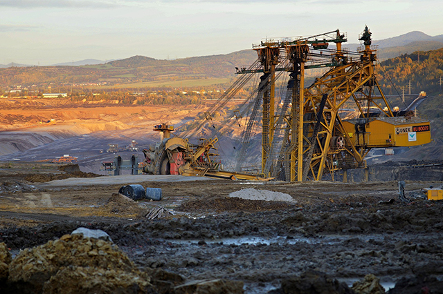 Exploitation mini&egrave;re